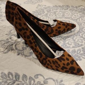 Elegant Leopard Print Heels